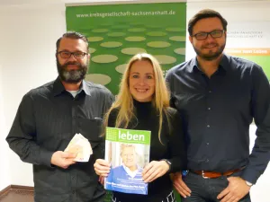 Foto SAKG: Spendenübergabe MOVEMBER, S. Hunold (SAKG) und D. Müller, J. Loeber (DELL Halle)
